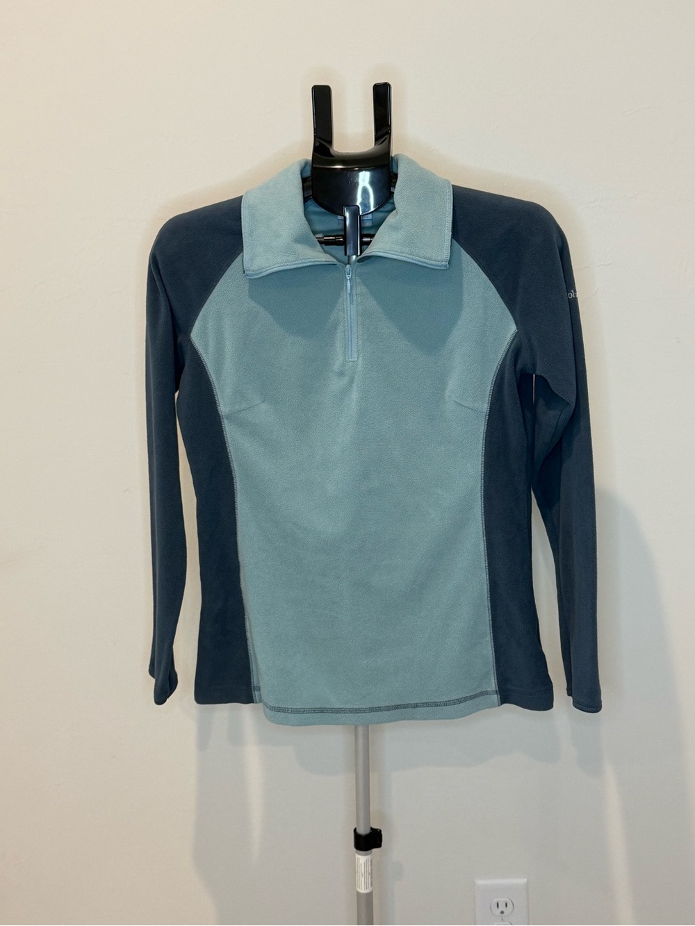 Columbia Light Teal and Charcoal Quarter-Zip Pullover